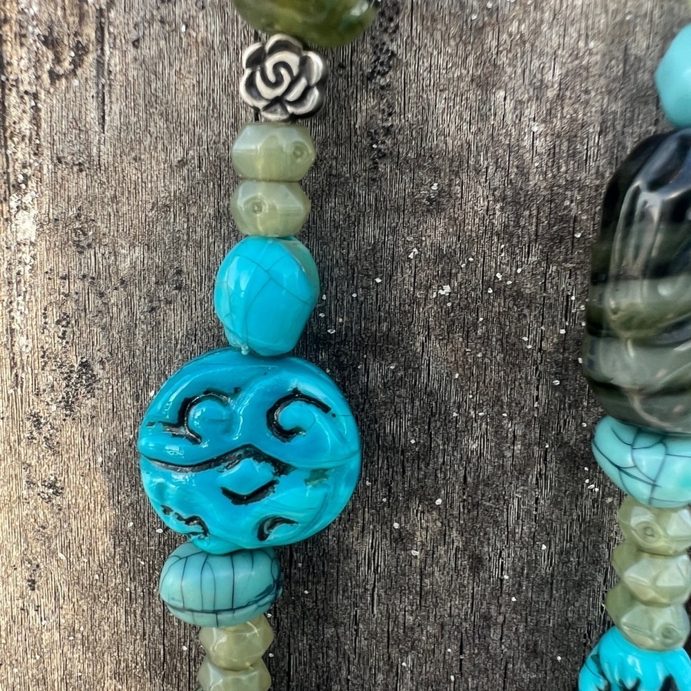 Signed Monet Carved Jade Turquoise Molded glass Necklace Vintage - Picture 6 of 16